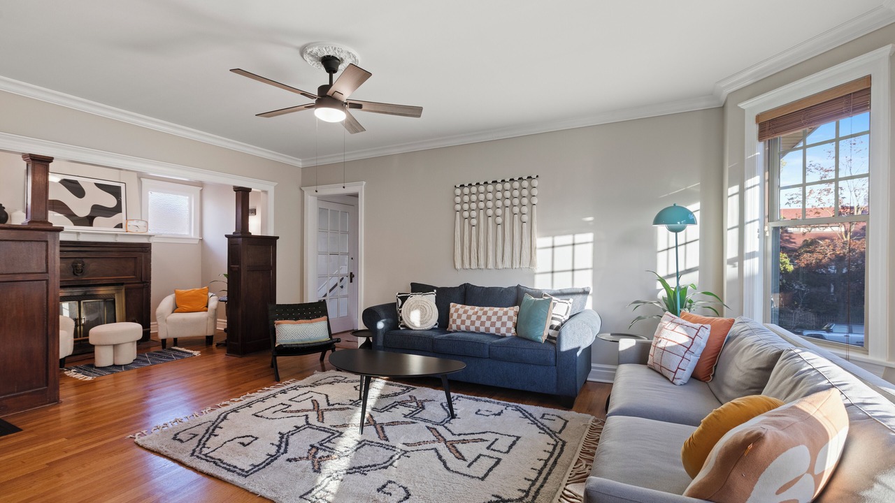 Photo of Livingroom in Old Irving Park