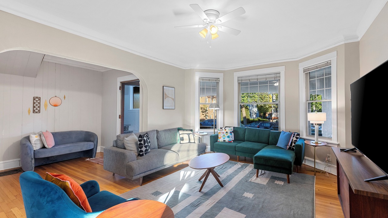 Photo of Livingroom in Old Irving Park