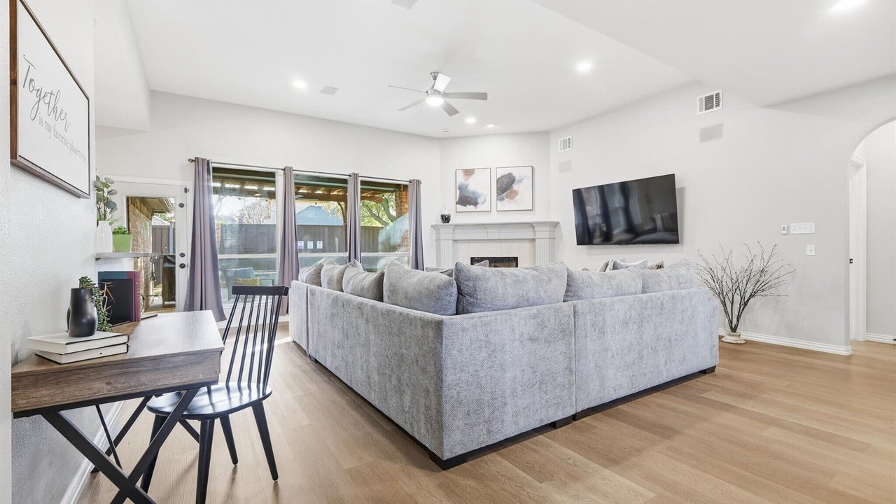 Photo of Livingroom in Lewisville