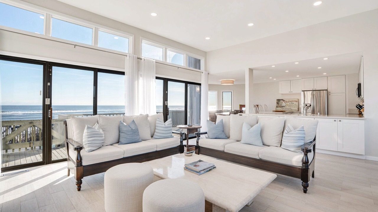 Photo of Livingroom in Hampton Bays