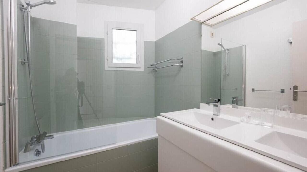 Photo of Bathroom in Gares