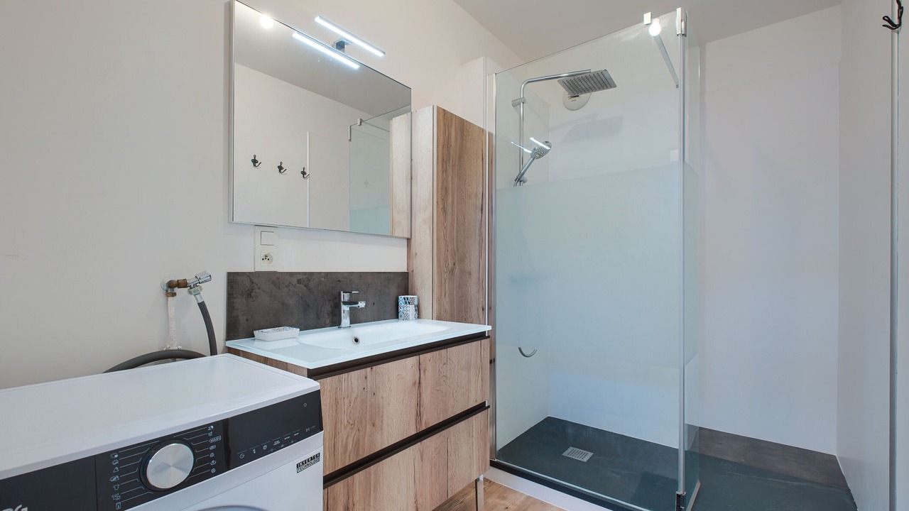 Photo of Bathroom in Laval