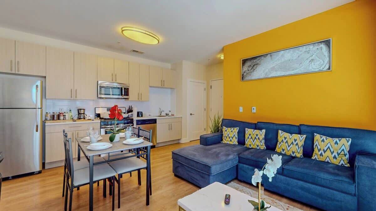 Photo of Livingroom in Downtown