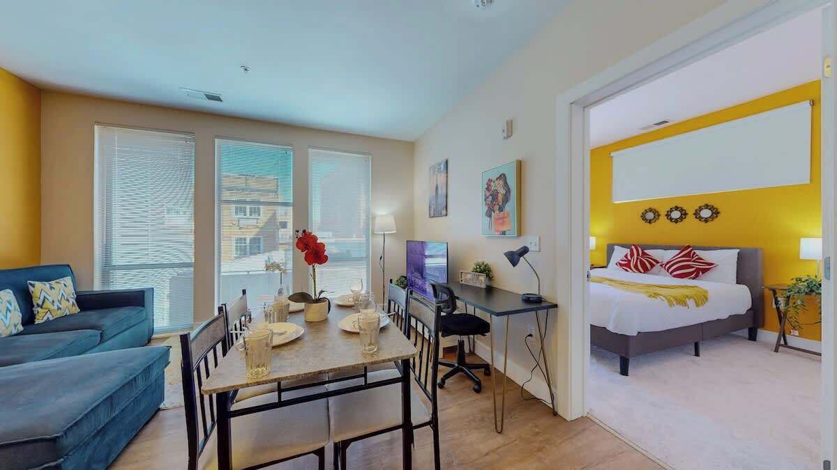 Photo of Livingroom in Downtown