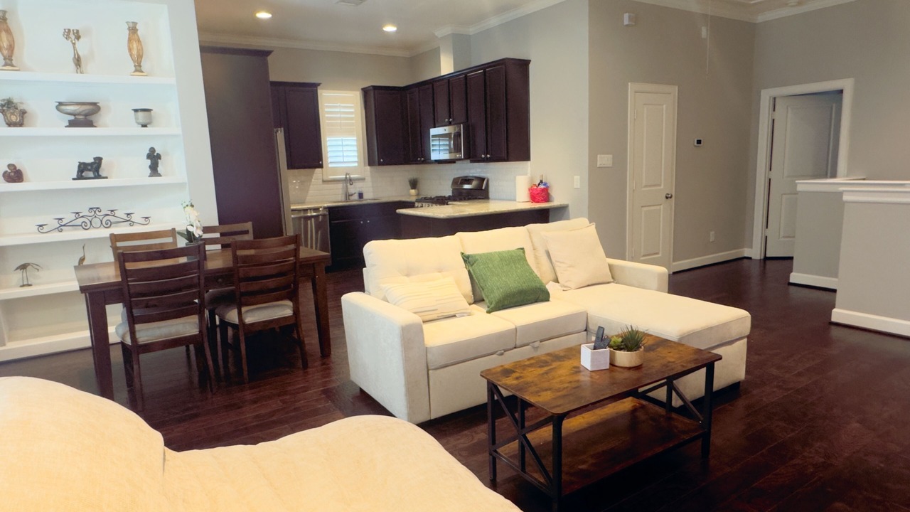 Photo of Livingroom in Washington Ave./ Memorial Park