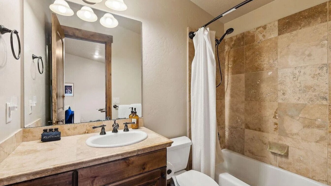 Photo of Bathroom in Summit Park