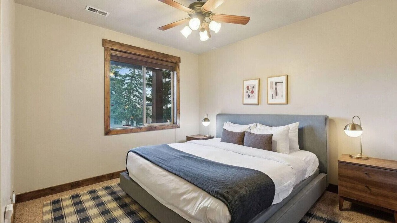 Photo of Bedroom in Summit Park