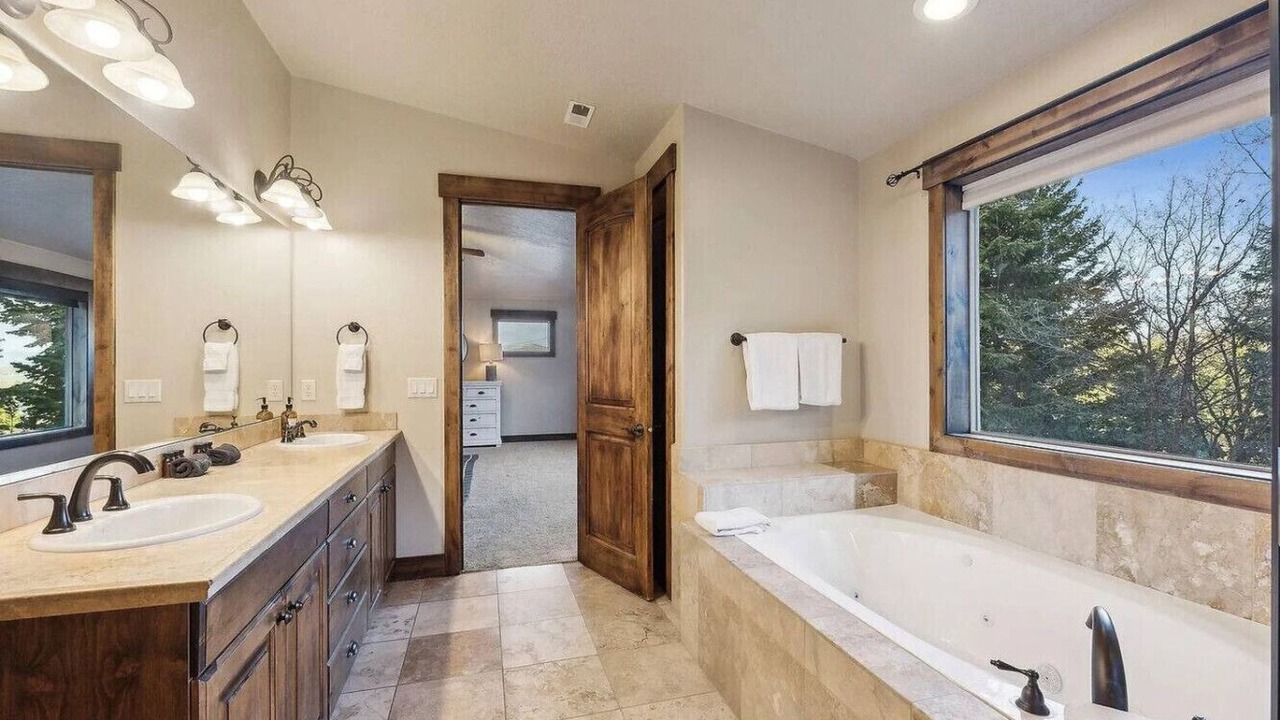 Photo of Bathroom in Summit Park