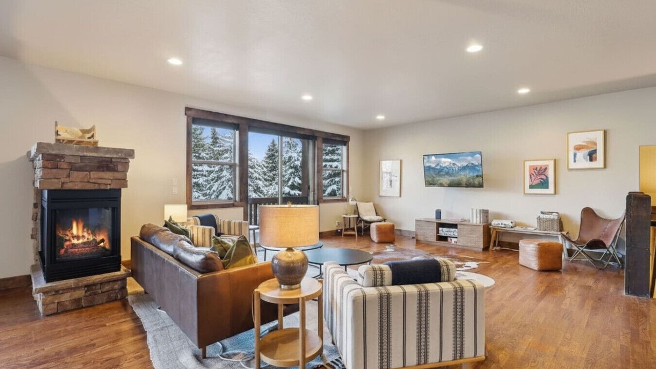Photo of Livingroom in Summit Park