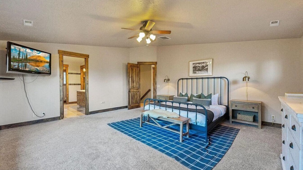 Photo of Bedroom in Summit Park