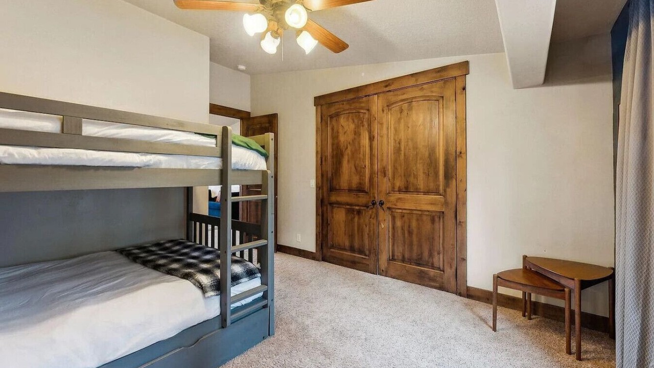 Photo of Bedroom in Summit Park