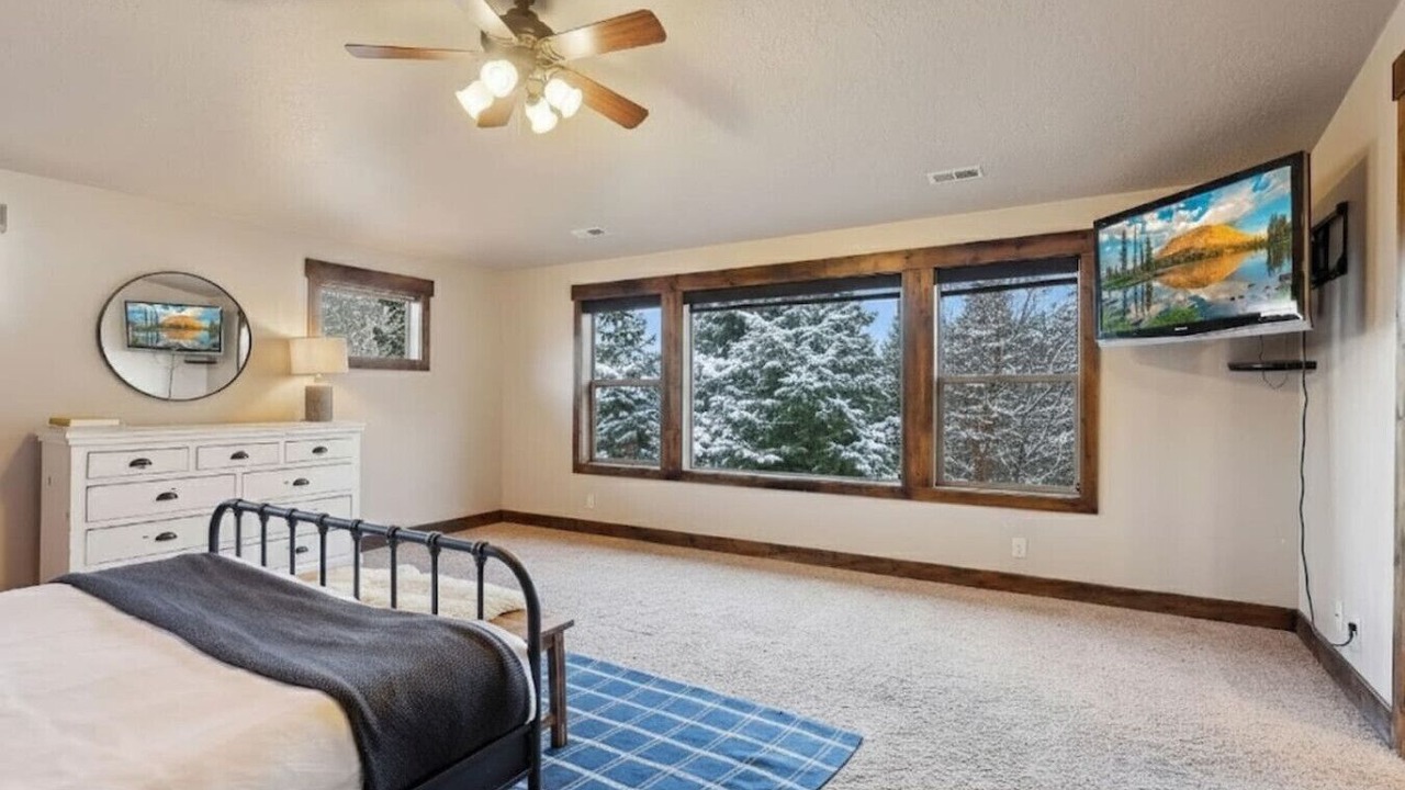 Photo of Bedroom in Summit Park