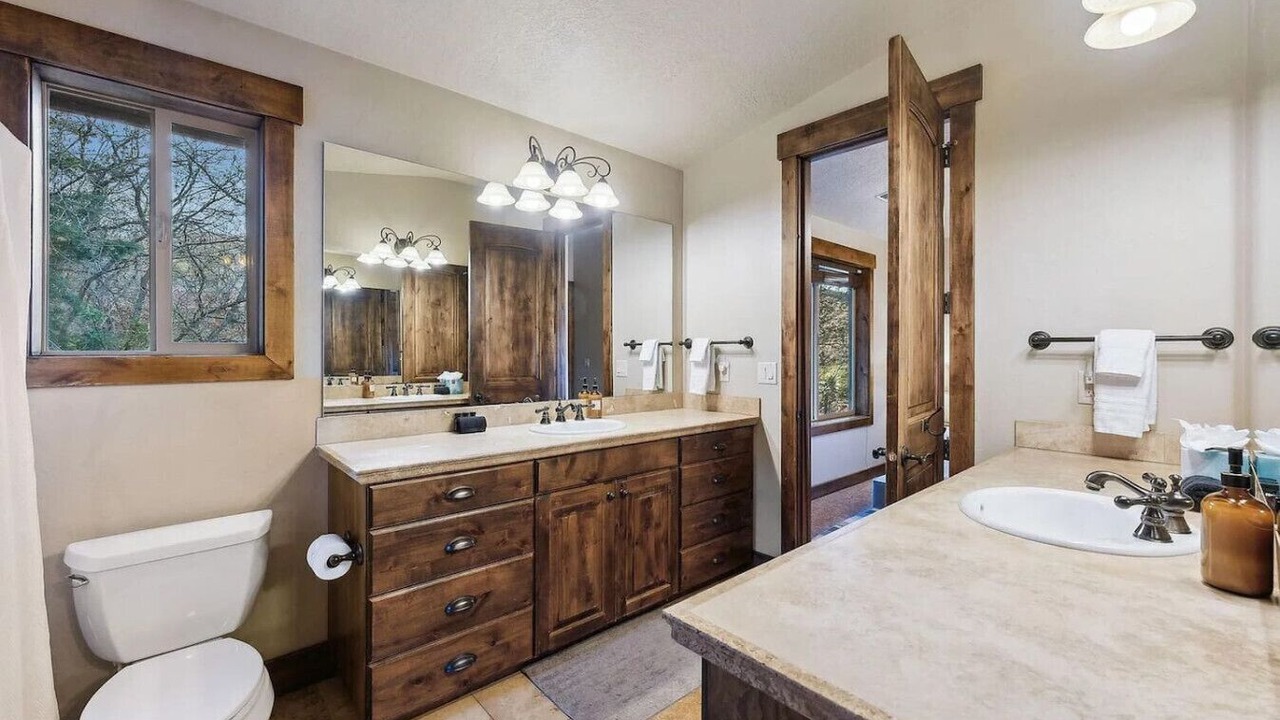 Photo of Bathroom in Summit Park