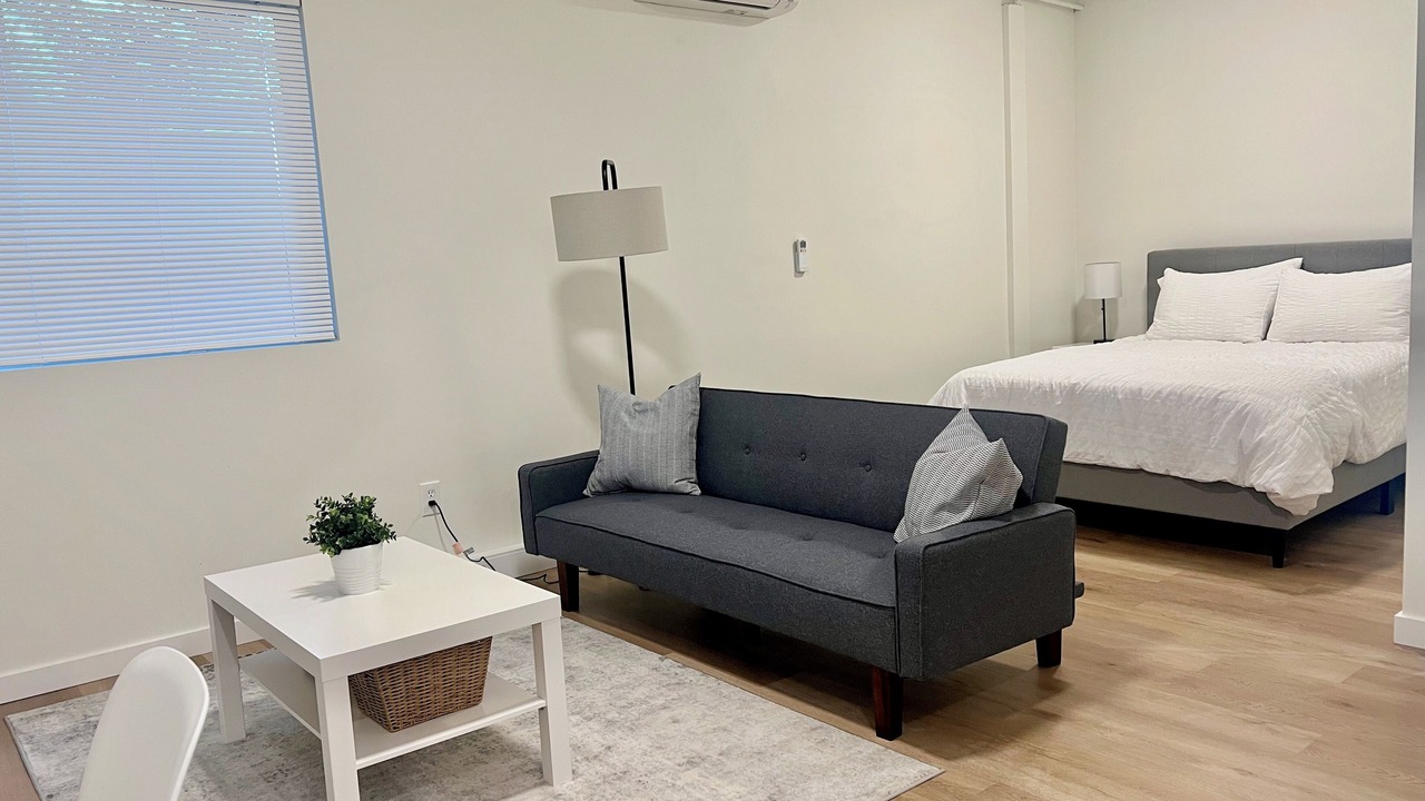 Photo of Livingroom in White Center