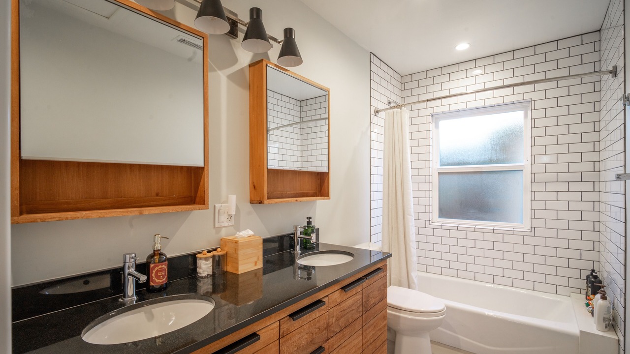 Photo of Bathroom in Sherman Oaks