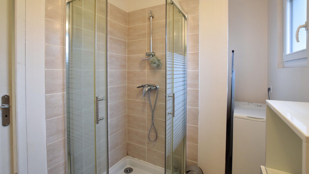Photo of Bathroom in Equemauville