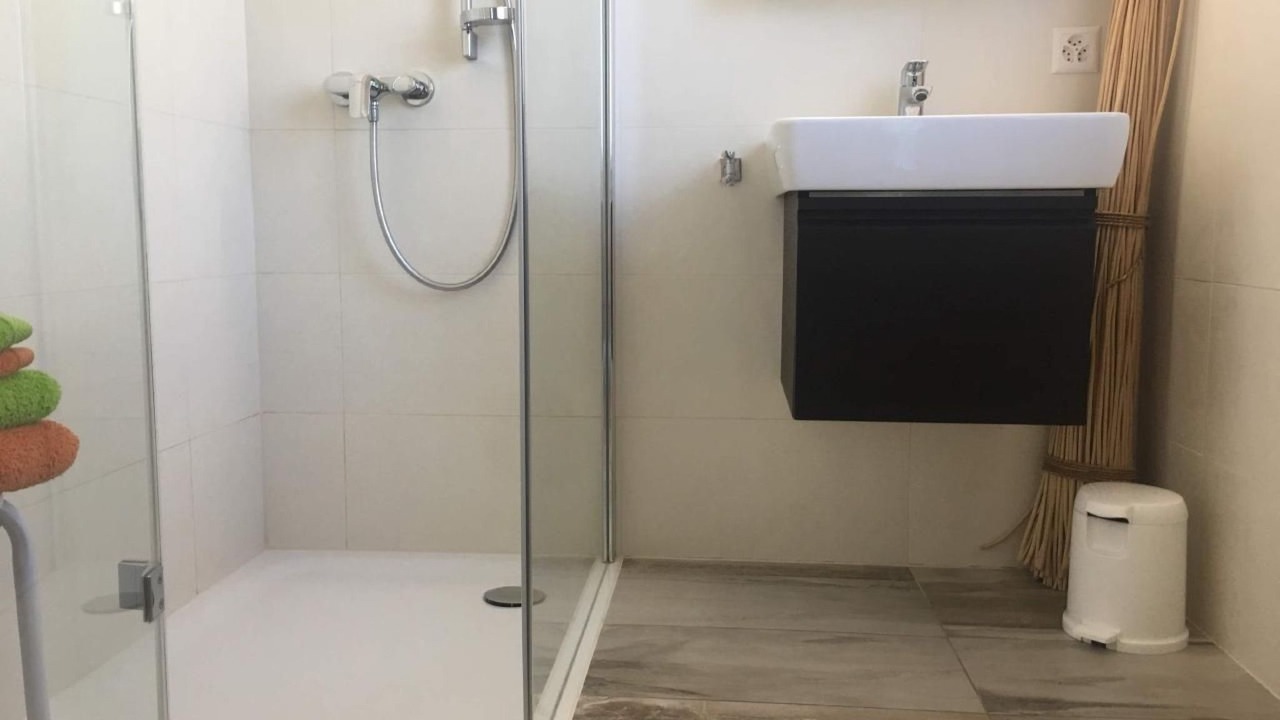Photo of Bathroom in Saint-Leonard