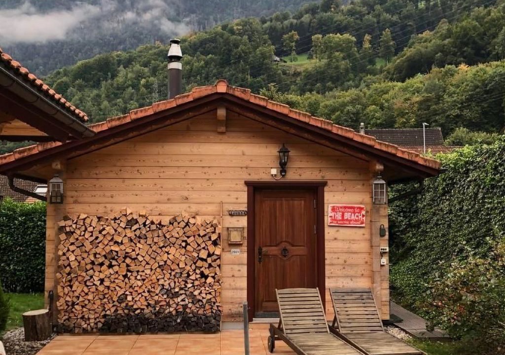 Photo of Others in Quarten