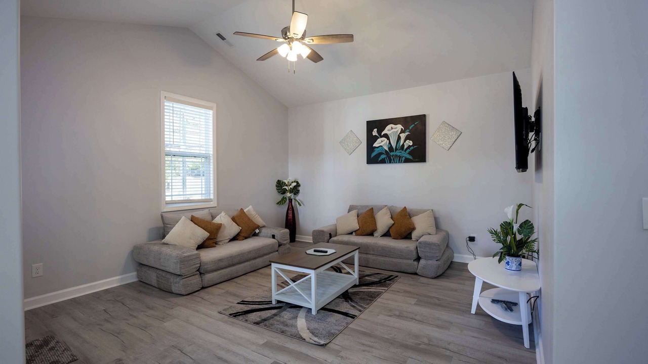 Photo of Livingroom in Burlington