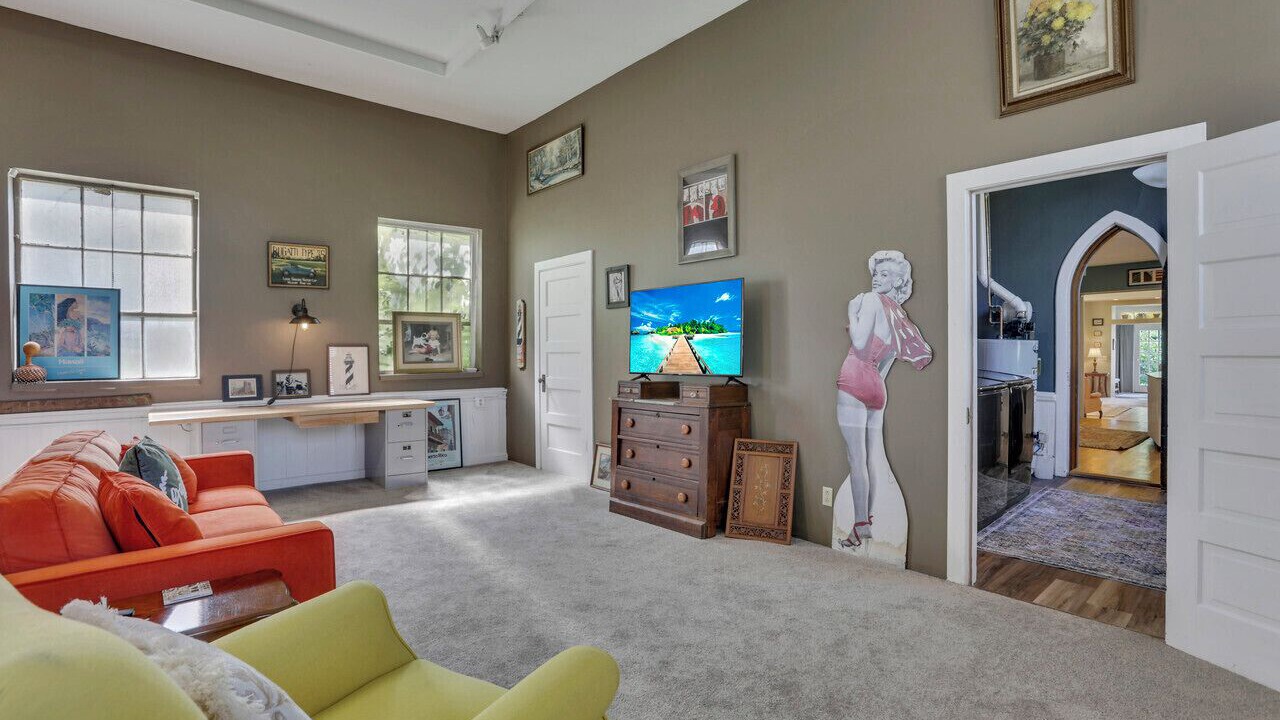 Photo of Livingroom in Lancaster