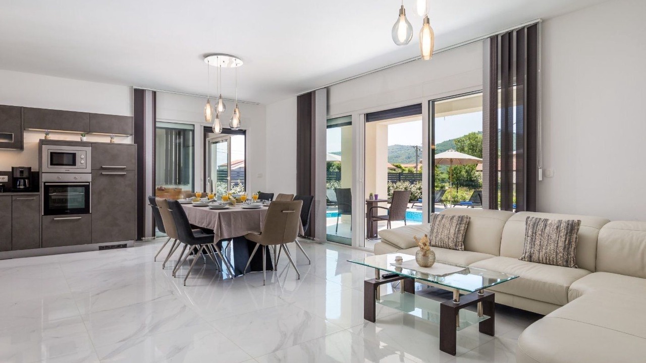 Photo of Livingroom in Sarsoni
