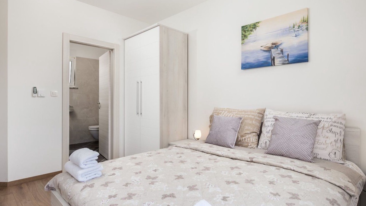 Photo of Bedroom in Sarsoni