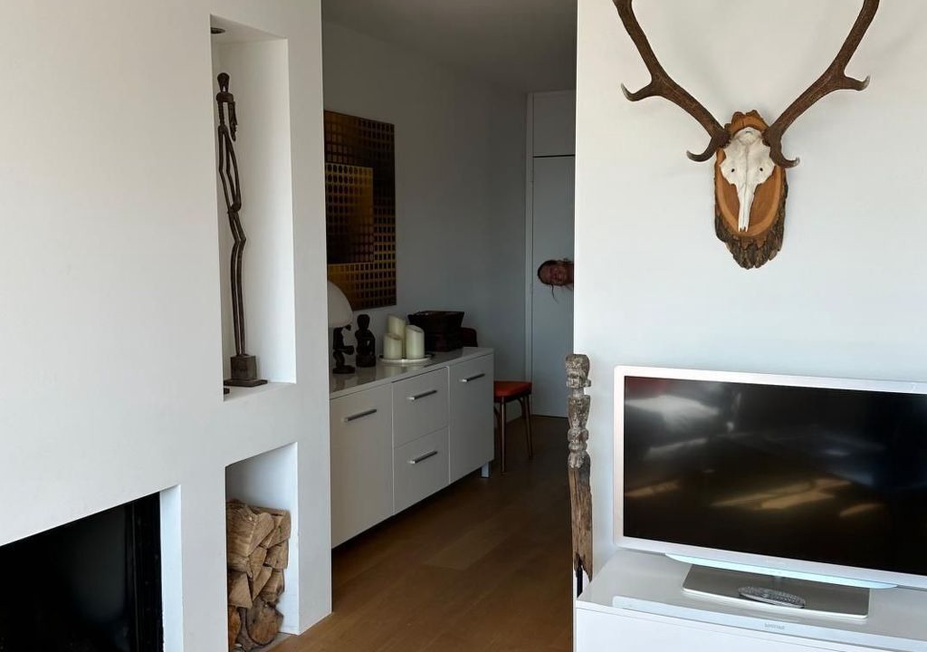 Photo of Livingroom in Lens