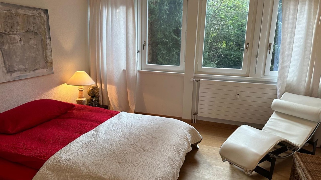 Photo of Bedroom in Lens