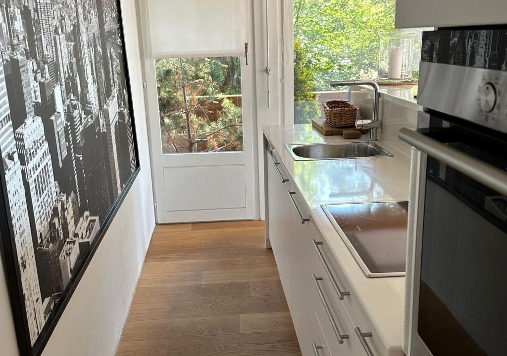 Photo of Kitchen in Lens