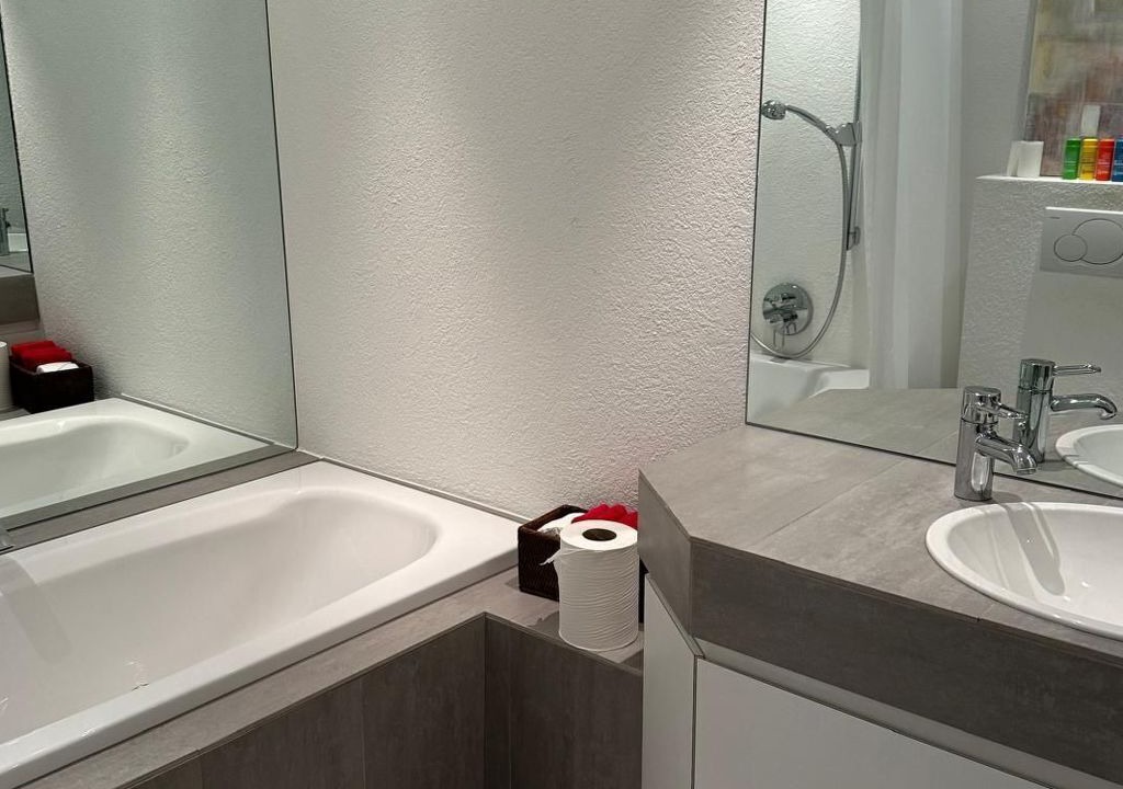 Photo of Bathroom in Lens