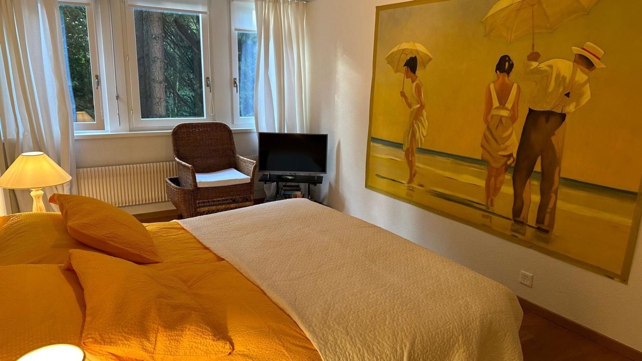 Photo of Bedroom in Lens