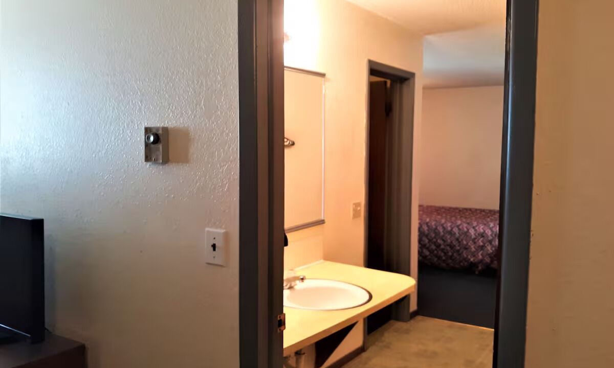 Photo of Bathroom in Cheyenne Wells