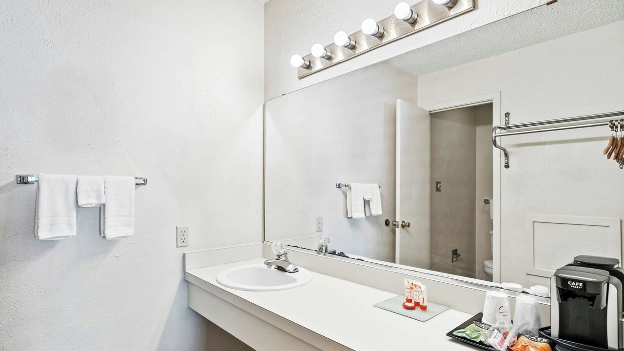Photo of Bathroom in Junction
