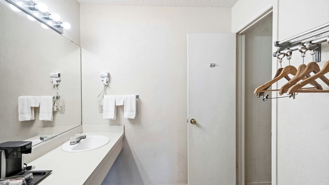 Photo of Bathroom in Junction