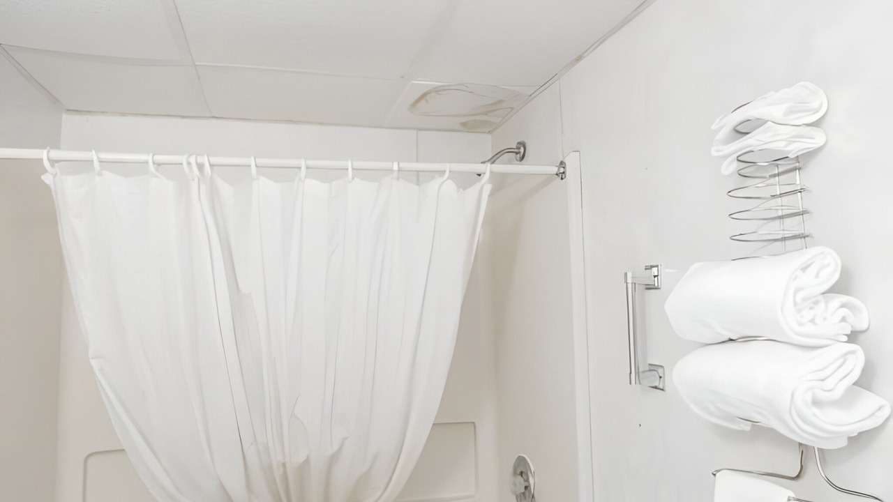 Photo of Bathroom in Osborne