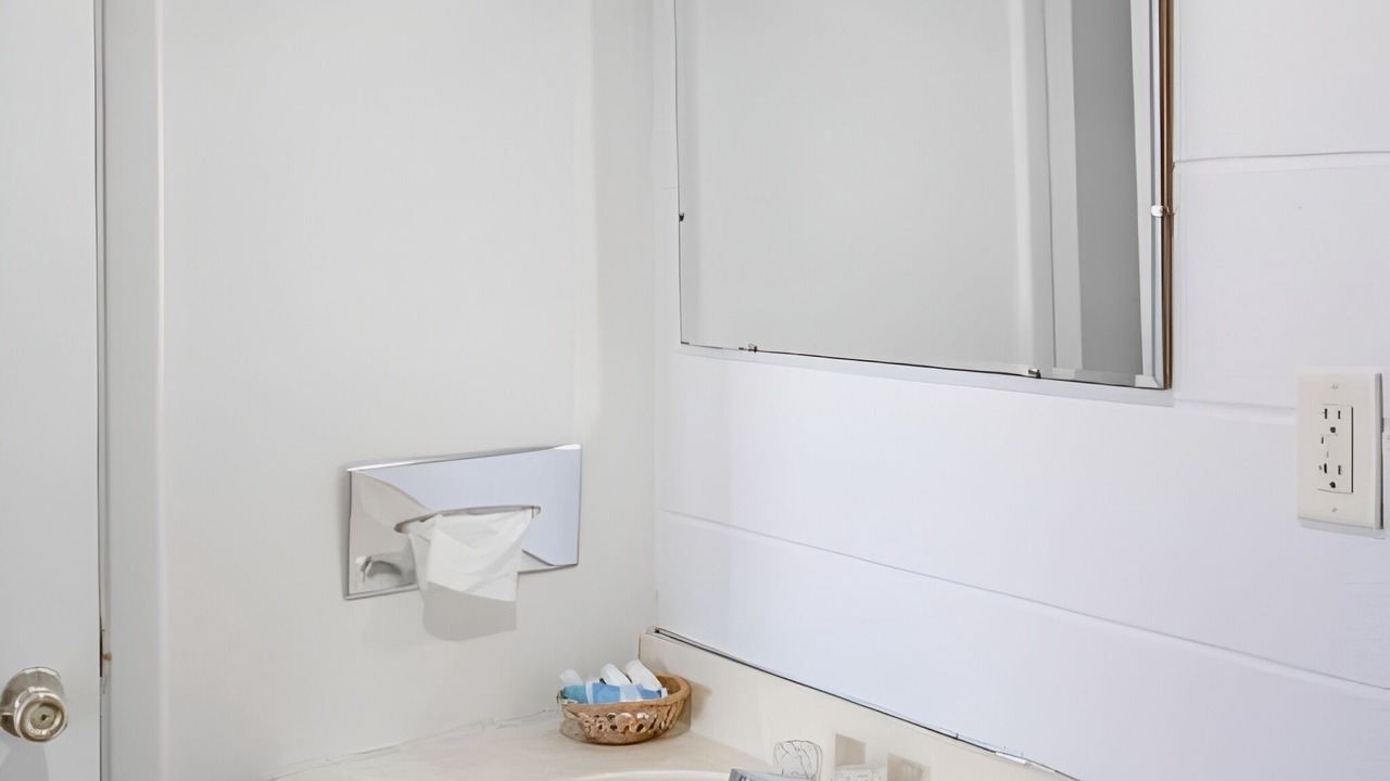 Photo of Bathroom in Osborne