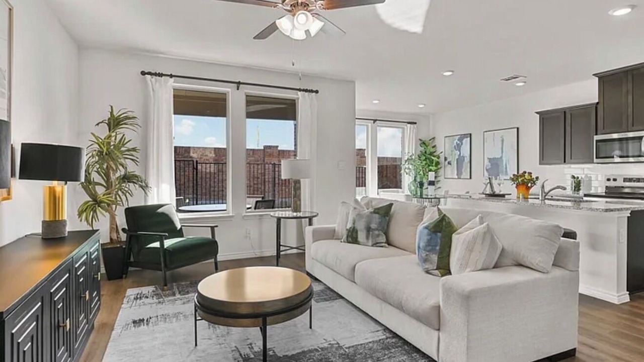 Photo of Livingroom in Weston