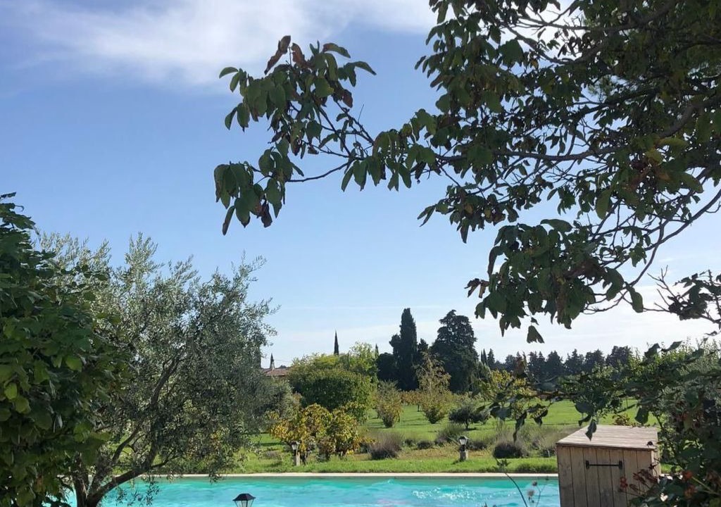 Photo of Outdoor in Violes