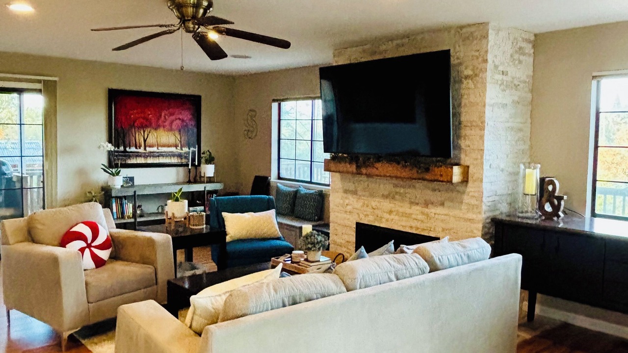 Photo of Livingroom in Pleasant Grove