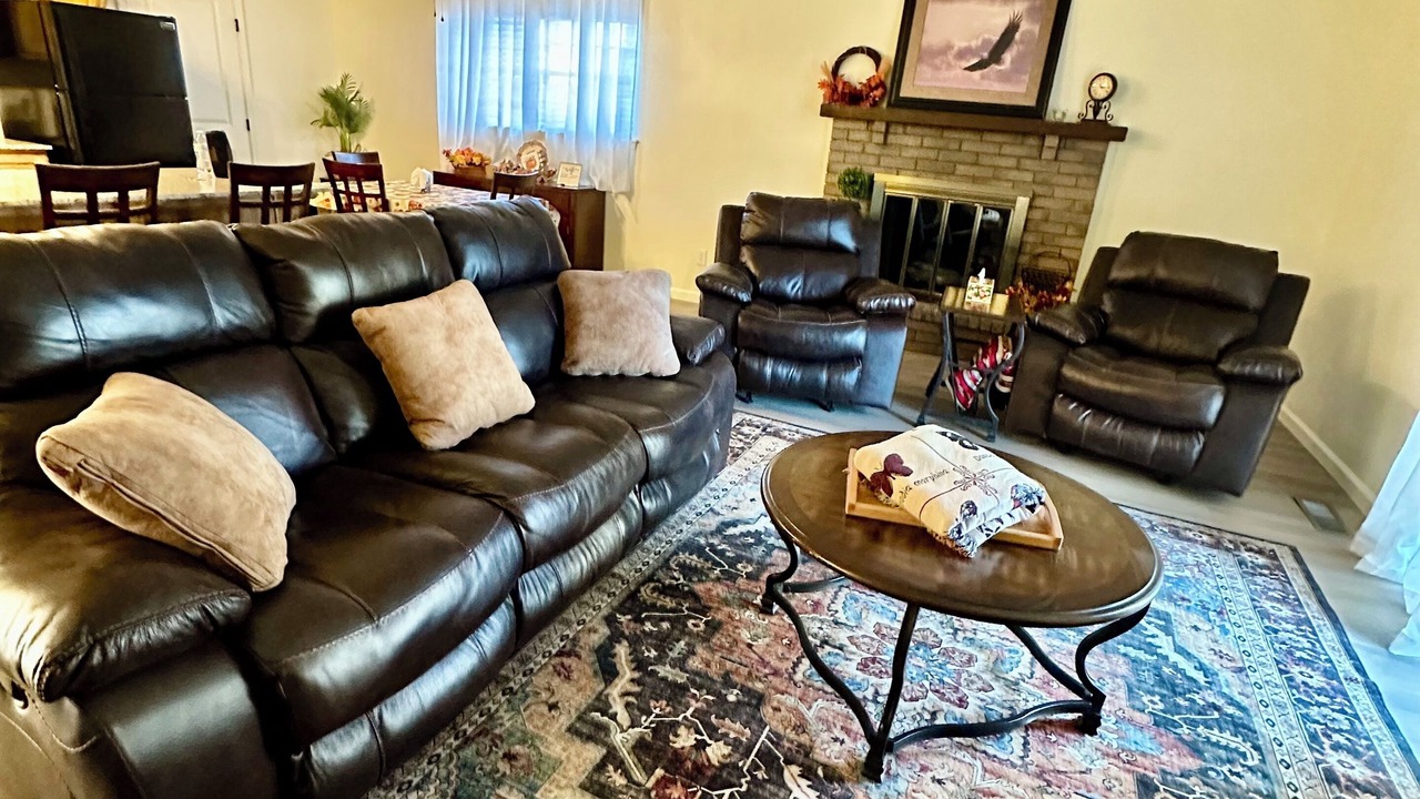 Photo of Livingroom in Owasso