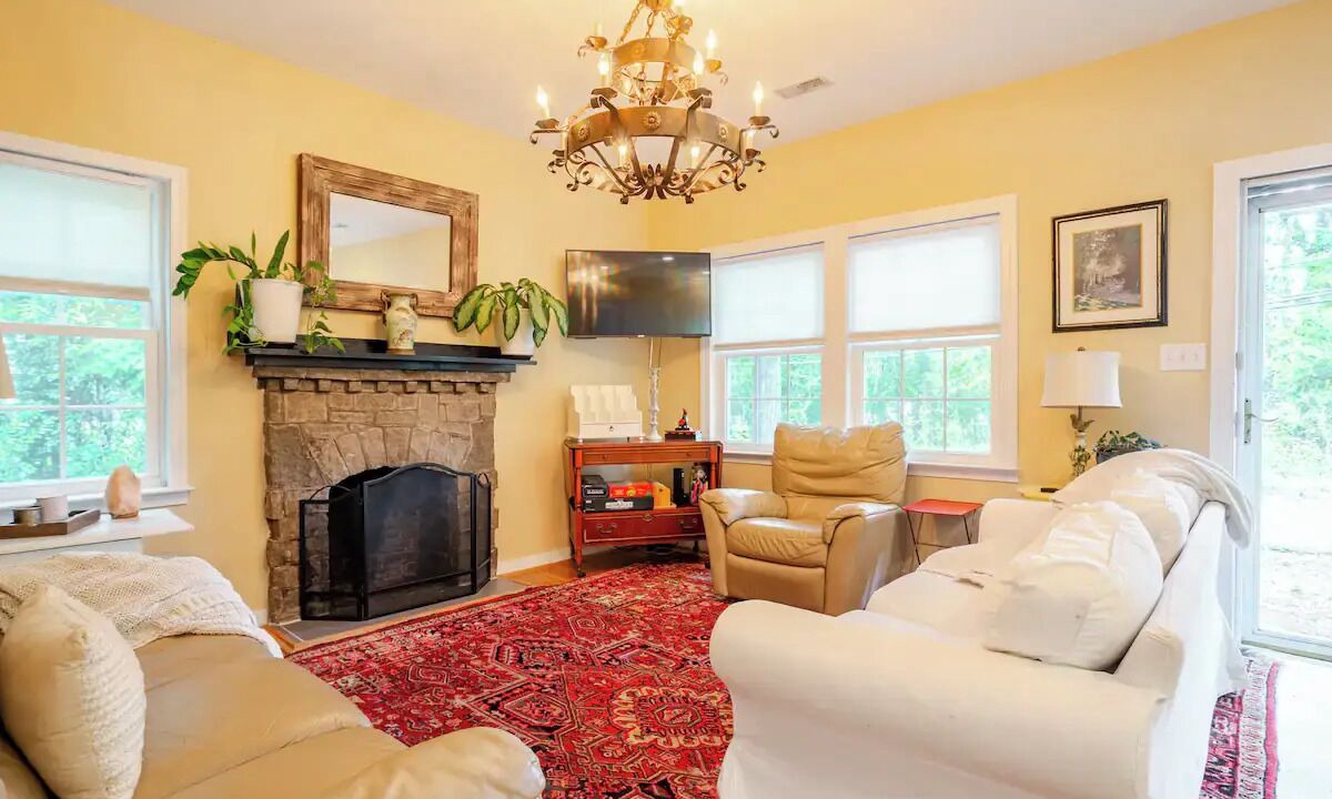 Photo of Livingroom in Westover Hills West