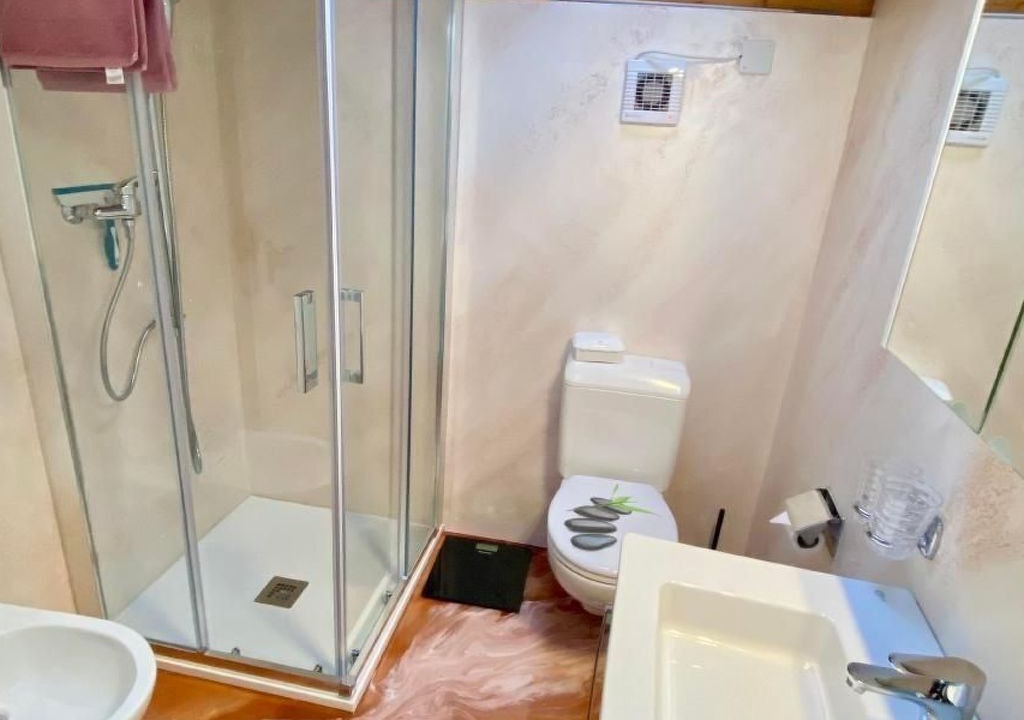 Photo of Bathroom in Comano