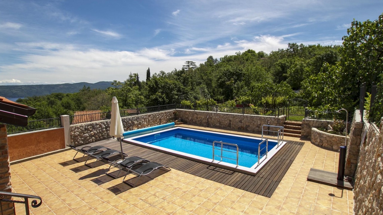 Photo of Outdoor in Brsec