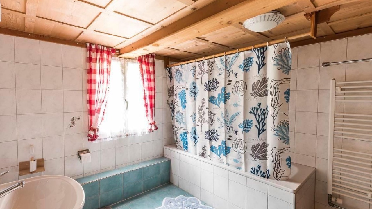 Photo of Bathroom in Lungern