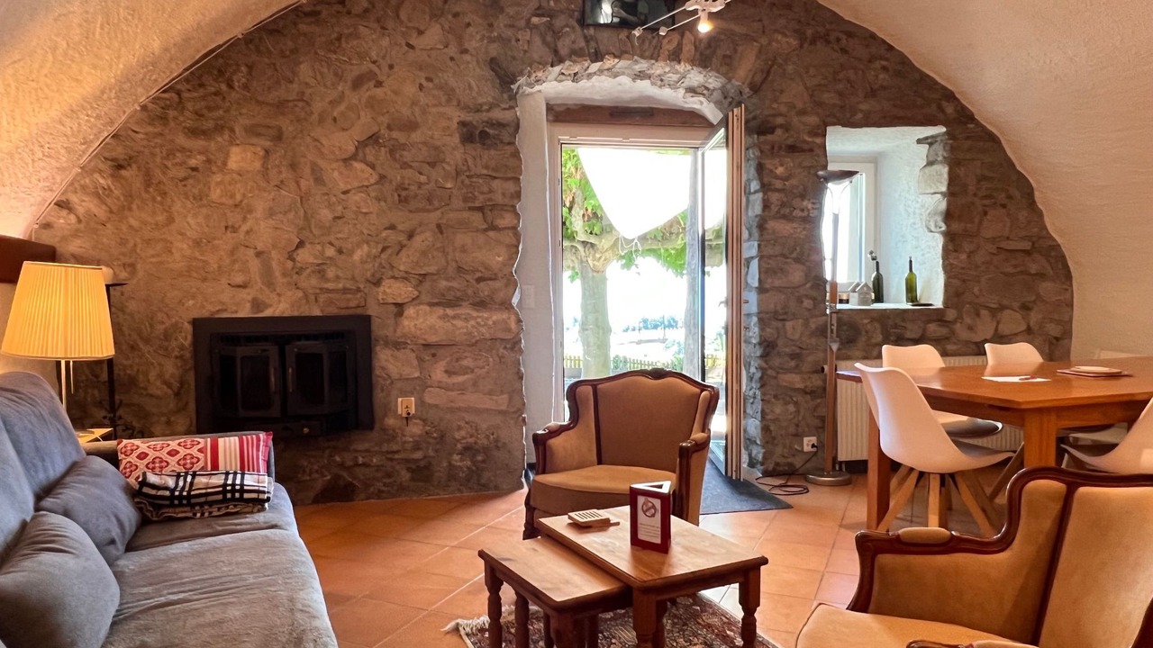 Photo of Livingroom in Montreux