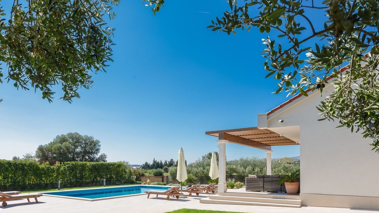 Photo of Outdoor in Rudine