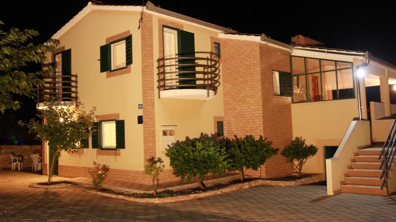 Photo of Outdoor in Grohote