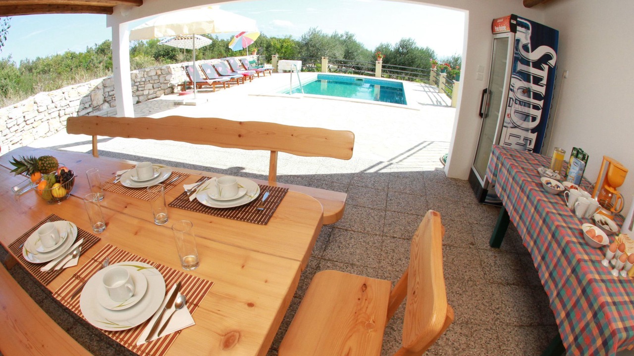 Photo of Outdoor in Grohote