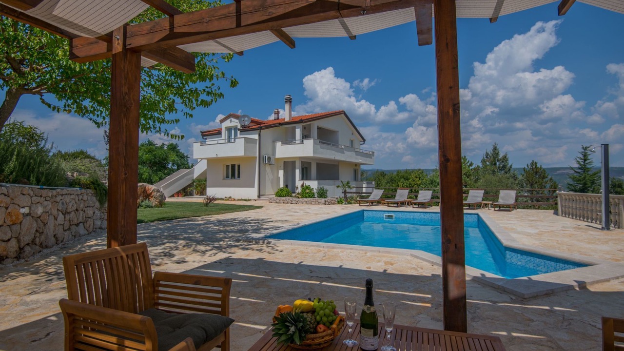Photo of Outdoor in Grubine