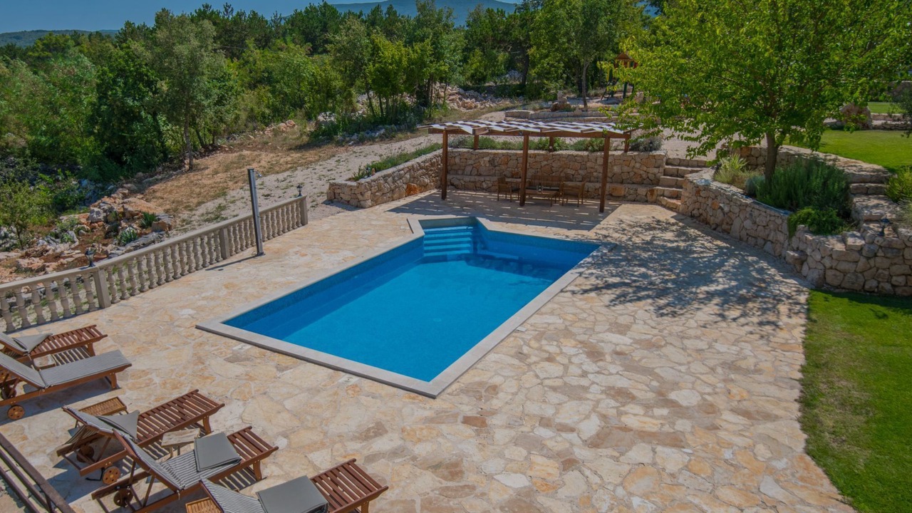 Photo of Outdoor in Grubine